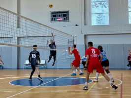 Спортсмены колледжа сразились в волейбол и мини-футбол