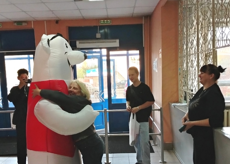 Как студенты отделения ЖКХ поздравили педагогов
